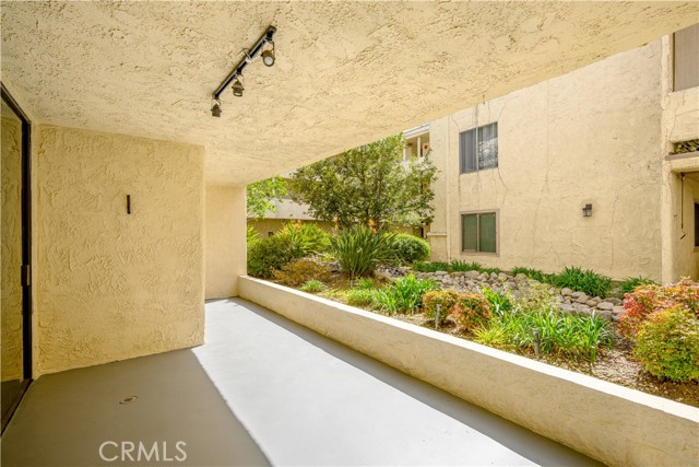Detail Gallery Image 10 of 23 For 65 N Allen Ave #109,  Pasadena,  CA 91106 - 2 Beds | 2 Baths
