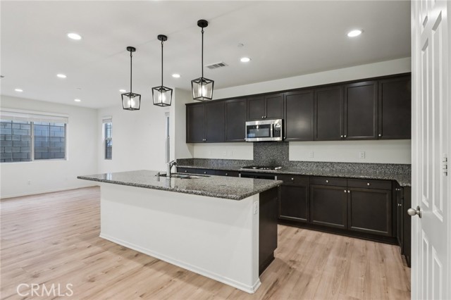 Detail Gallery Image 16 of 51 For 5313 Teramo, Fontana,  CA 92336 - 3 Beds | 2/1 Baths