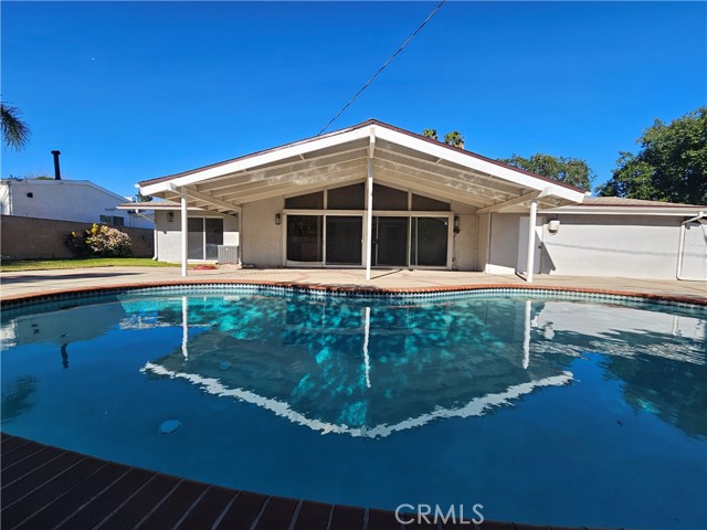 Detail Gallery Image 7 of 37 For 17530 Tuba St, Northridge,  CA 91325 - 4 Beds | 2/1 Baths