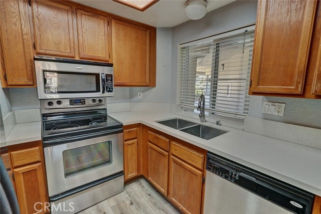 Detail Gallery Image 15 of 40 For 310 Lake St #213,  Huntington Beach,  CA 92648 - 2 Beds | 2 Baths