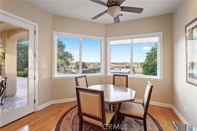 3520 Creston Road, Paso Robles CA: https://media.crmls.org/medias/e2329f8e-2887-4978-90f8-7bacb9f15753.jpg