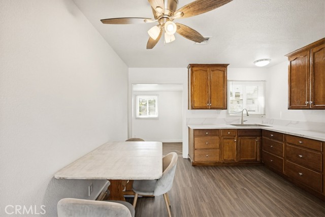 Detail Gallery Image 8 of 38 For 2095 W Birch St, San Bernardino,  CA 92410 - 5 Beds | 2 Baths