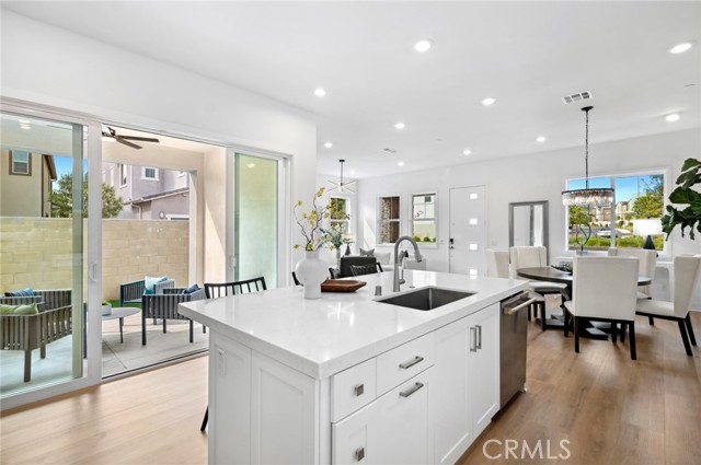 113 Bosal, Irvine CA: https://media.crmls.org/medias/e2343a52-18fe-4110-a282-444daa73a646.jpg