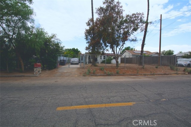 3230 Bronson Street, San Bernardino CA: https://media.crmls.org/medias/e2366eda-a0ce-433d-b11d-f3b5172da94d.jpg