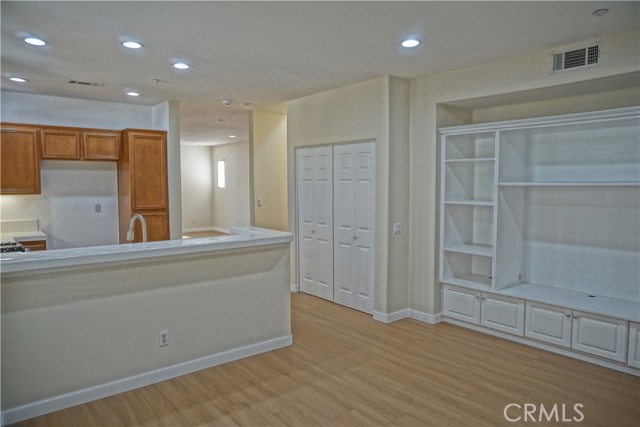 Detail Gallery Image 5 of 19 For 1372 Mcfadden Dr, Fullerton,  CA 92833 - 3 Beds | 2/1 Baths