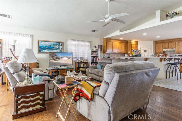 Detail Gallery Image 5 of 75 For 14666 Cool Glen, Helendale,  CA 92342 - 3 Beds | 2 Baths