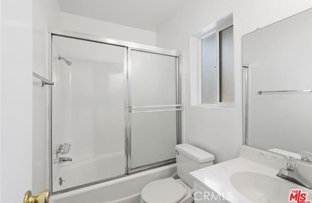 Detail Gallery Image 12 of 17 For 18307 Burbank Bld #68,  Tarzana,  CA 91356 - 2 Beds | 2 Baths