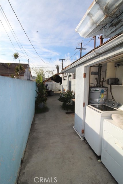 6271 Cherry Avenue, Long Beach, California 90805, 3 Bedrooms Bedrooms, ,1 BathroomBathrooms,Single Family Residence,For Sale,Cherry,OC25022542