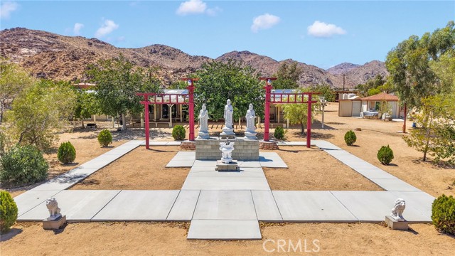 Detail Gallery Image 3 of 75 For 12660 Ivanhoe Rd, Lucerne Valley,  CA 92356 - 12 Beds | 12 Baths