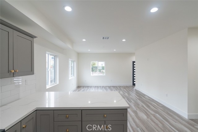 Detail Gallery Image 17 of 39 For 443 1/2 N Harvard Bld, Los Angeles,  CA 90004 - 4 Beds | 4 Baths
