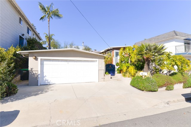 212 W Marquita San Clemente, California Wonderful location from this 2 bedroom house! Steps to Linda lane beach this is a locals favorite street! The kitchen and bath are very clean and updated. Vaulted ceilings and hard floor throughout. Gives it this really beach cottage feel. Plenty of outdoor space with deck off the kitchen and a nice size wrap around back yard. Covered patio area for outside dining. Auto two car garage and 2 driveway spaces. So a total of 4 off-street parking spots like gold on this one way street. Comes with all major appliances seen on photos and video tour. Walking distance to most everything San Clemente has to offer!