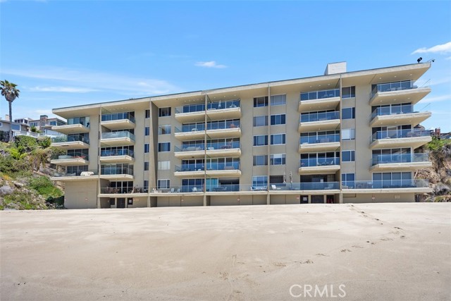 31755 Coast, Laguna Beach CA: https://media.crmls.org/medias/e23d57ba-ca0e-4e0d-832d-689953a17c70.jpg