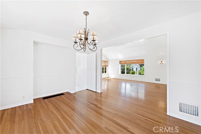 Detail Gallery Image 4 of 19 For 333 Locust St, Laguna Beach,  CA 92651 - 2 Beds | 1 Baths