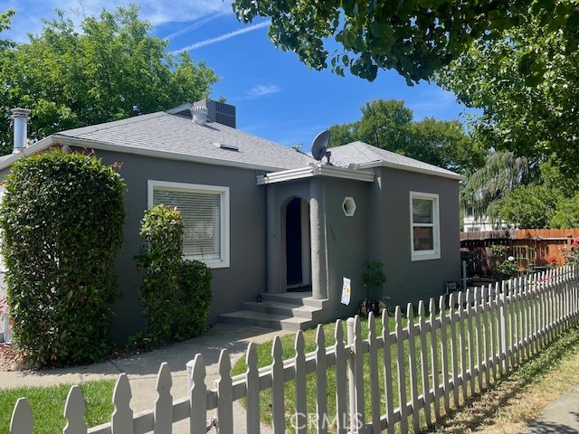 Detail Gallery Image 5 of 33 For 1201 South St, Corning,  CA 96021 - 5 Beds | 1/1 Baths