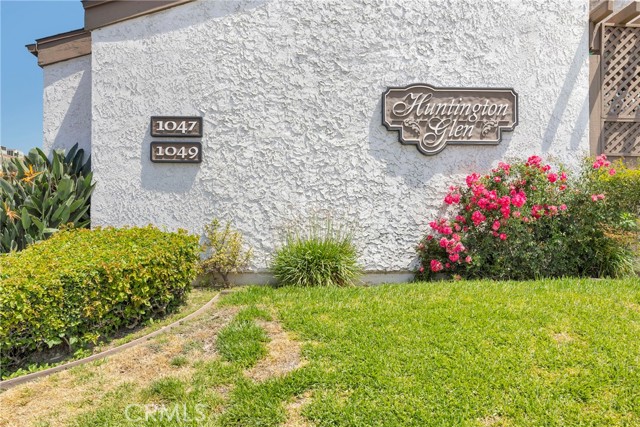 1047 E Huntington Drive, Monrovia CA: https://media.crmls.org/medias/e23f4487-dd93-463e-85ee-8c81e40d9850.jpg