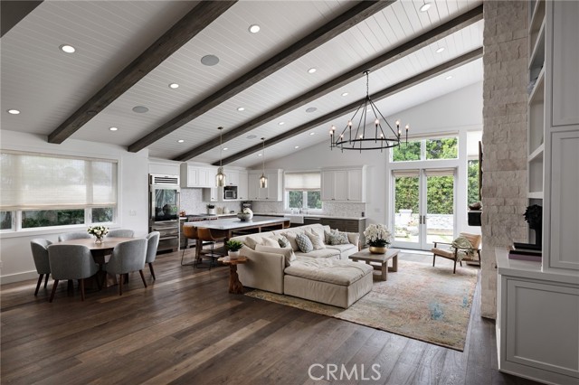 Detail Gallery Image 5 of 32 For 519 Signal Rd, Newport Beach,  CA 92663 - 6 Beds | 4/1 Baths