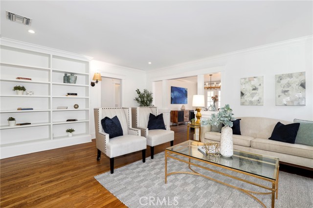 802 S Arroyo Boulevard, Pasadena CA: https://media.crmls.org/medias/e23f7c18-a5a5-4364-8c37-c9838818fdbb.jpg