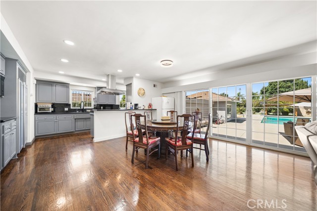 1025 S 2nd Avenue, Arcadia CA: https://media.crmls.org/medias/e2408636-0594-4724-babb-7789c71d3b1a.jpg