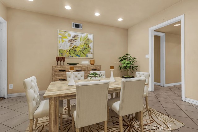 Detail Gallery Image 5 of 14 For 1916 Mountain Ave, Pomona,  CA 91767 - 3 Beds | 2 Baths