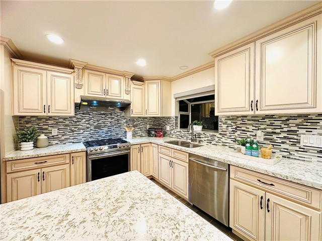 Detail Gallery Image 9 of 28 For 1730 Manor Gate Rd, Hacienda Heights,  CA 91745 - 4 Beds | 3 Baths