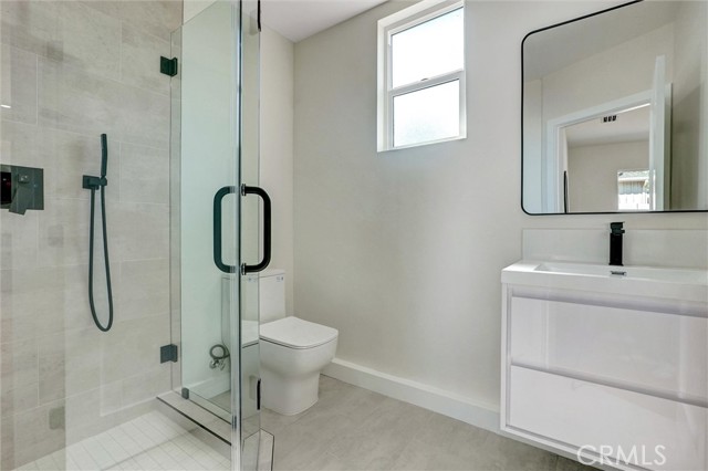 Detail Gallery Image 34 of 49 For 6852 6854 Atoll Avenue, North Hollywood,  CA 91605 - 4 Beds | 4 Baths