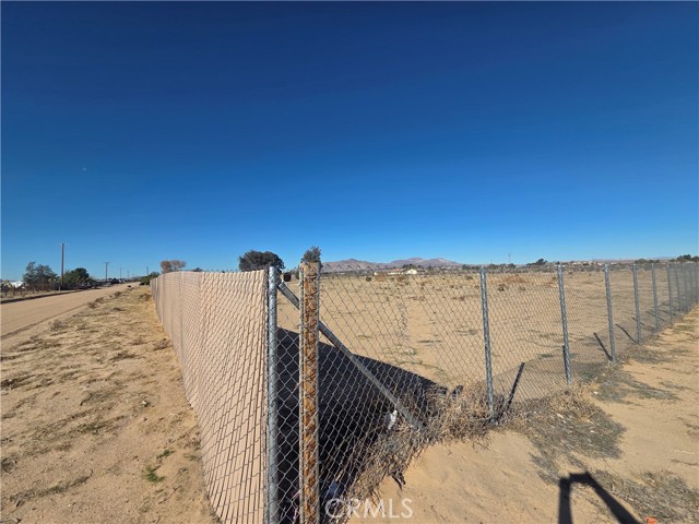 Detail Gallery Image 4 of 12 For 43070 Duntroon, Newberry Springs,  CA 92365 - – Beds | – Baths