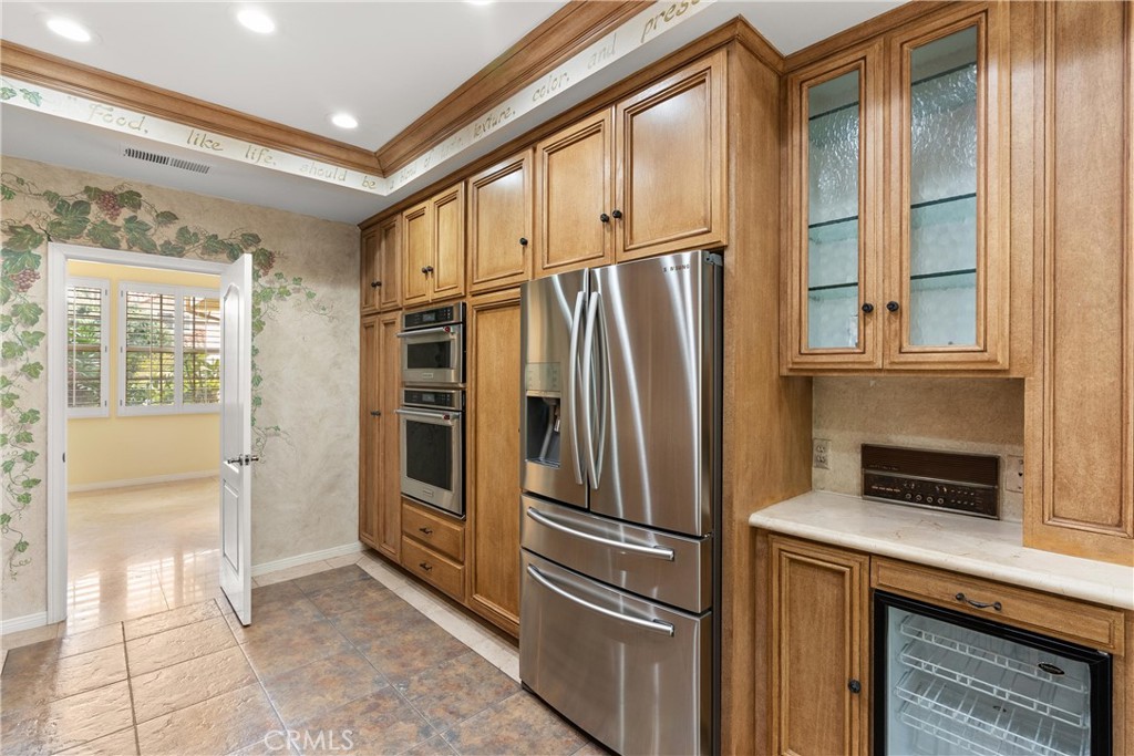 E243dbe9 5d49 4ecb A5b0 E0d8b2f8be11