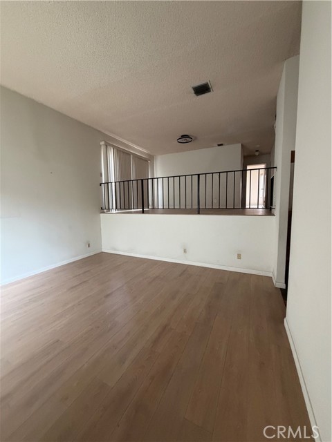 Detail Gallery Image 2 of 24 For 17811 Devonshire, Northridge,  CA 91325 - 3 Beds | 3 Baths