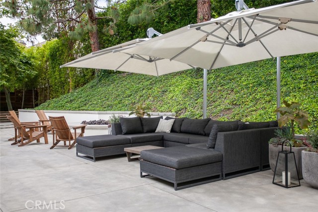 Detail Gallery Image 4 of 28 For 11 Greenbriar, Newport Beach,  CA 92660 - 3 Beds | 2/1 Baths