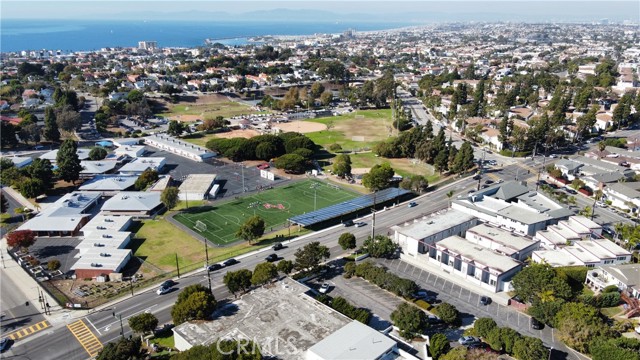 Award winning Alta Vista School and Park are one block away.