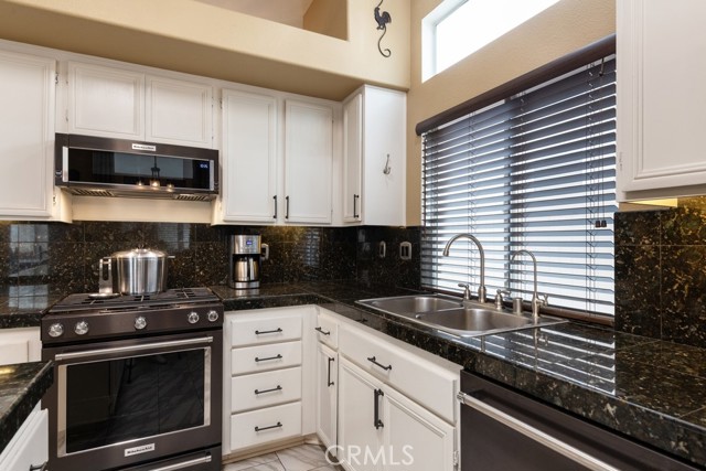 Detail Gallery Image 9 of 27 For 26452 Saint Michel Ln, Murrieta,  CA 92563 - 5 Beds | 2 Baths