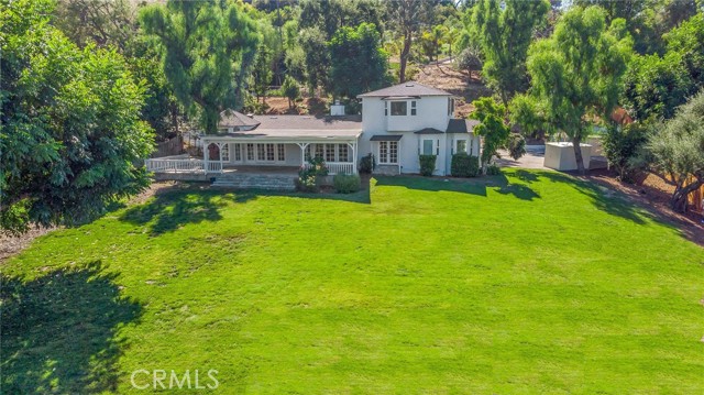 Detail Gallery Image 2 of 25 For 4800 Brewster Dr, Tarzana,  CA 91356 - 4 Beds | 4 Baths