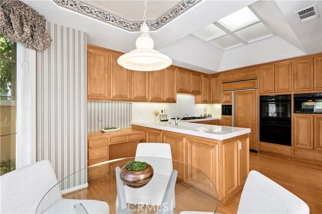 41 Chandon, Newport Coast CA: https://media.crmls.org/medias/e247472f-0043-42b4-b9ee-5c6d84500c0d.jpg