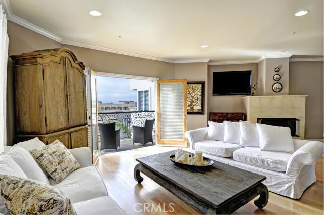 313 2nd Street, Hermosa Beach, California 90254, 3 Bedrooms Bedrooms, ,3 BathroomsBathrooms,Residential,Sold,2nd,SB12141698