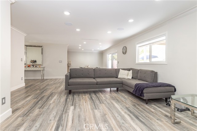 9434 Mclennan Avenue, Northridge CA: https://media.crmls.org/medias/e247cc75-5695-4af2-adf4-87c3bbc15dd8.jpg