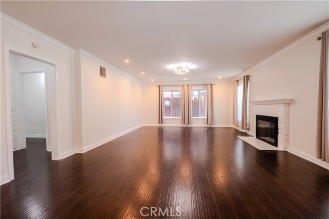 4424 11th Street, Riverside CA: https://media.crmls.org/medias/e247e095-e32f-4734-8613-21597851d98d.jpg