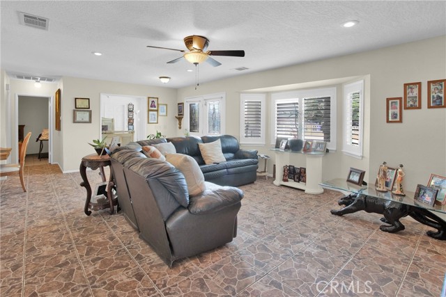 Detail Gallery Image 10 of 48 For 15545 Dale Evans, Apple Valley,  CA 92307 - 3 Beds | 2 Baths