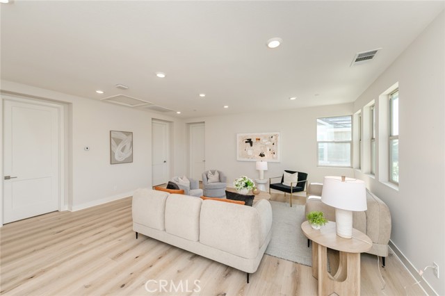 Detail Gallery Image 26 of 58 For 56 Chasma, Irvine,  CA 92618 - 5 Beds | 4/2 Baths