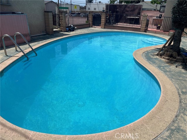 Detail Gallery Image 17 of 19 For 2524 W 115th St, Hawthorne,  CA 90250 - 4 Beds | 2 Baths