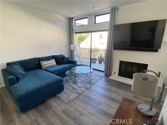 17722 Sergio Cir, Huntington Beach CA: https://media.crmls.org/medias/e24950fb-fbb8-4278-9bc9-71b82ffabab0.jpg