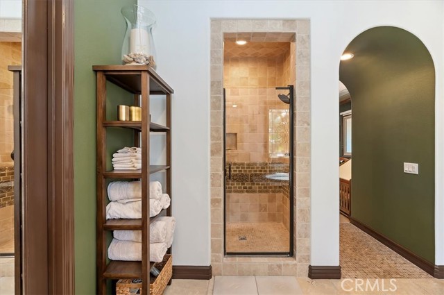 16850 Nandina Avenue, Riverside CA: https://media.crmls.org/medias/e2496fad-5006-45ad-8fe0-8ab9e9a1afd3.jpg