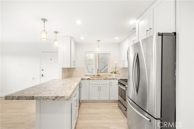 Detail Gallery Image 7 of 26 For 352 Y Place #B,  Laguna Beach,  CA 92651 - 2 Beds | 1/1 Baths