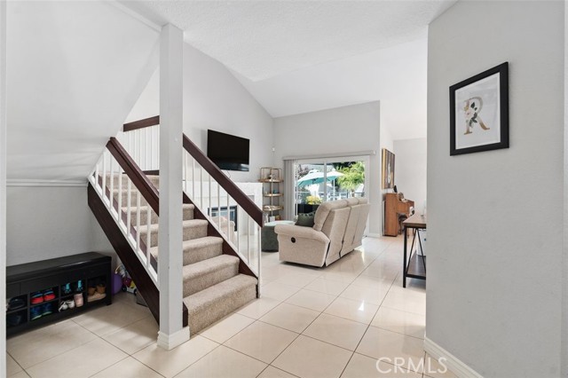 Detail Gallery Image 7 of 28 For 7 Clear Creek Ln, Laguna Hills,  CA 92653 - 4 Beds | 2/1 Baths