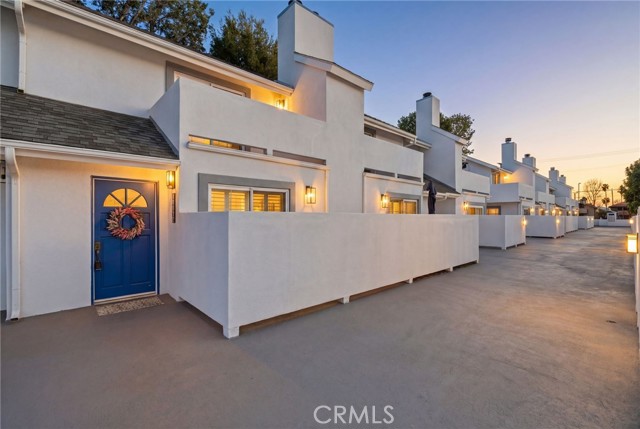 Detail Gallery Image 29 of 30 For 7304 Balboa #C,  Lake Balboa,  CA 91406 - 3 Beds | 3/1 Baths