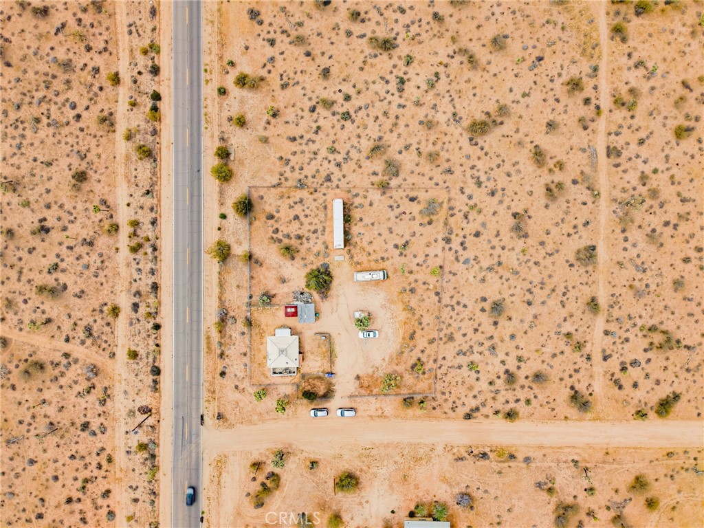 https://media.crmls.org/medias/e24b8dee-64eb-4b1a-be32-8f80ca8d53f4.jpg?preset=X-Large