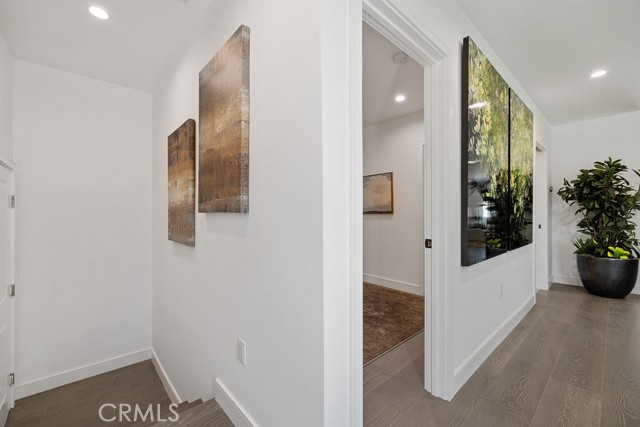 11245 Greenlawn Avenue, Culver City, California 90230, 5 Bedrooms Bedrooms, ,3 BathroomsBathrooms,Residential Lease,For Rent,11245 Greenlawn Avenue,CRSR25156538