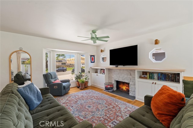 2851 Ladoga Avenue, Long Beach CA: https://media.crmls.org/medias/e24bd42f-f84f-47ed-bb22-e74f3fdb7d8c.jpg