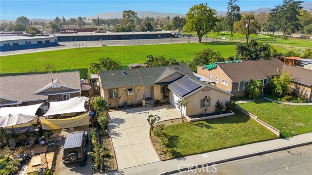 665 Hennipen, Pomona CA: https://media.crmls.org/medias/e24be698-5f94-48f2-8289-df534b657415.jpg