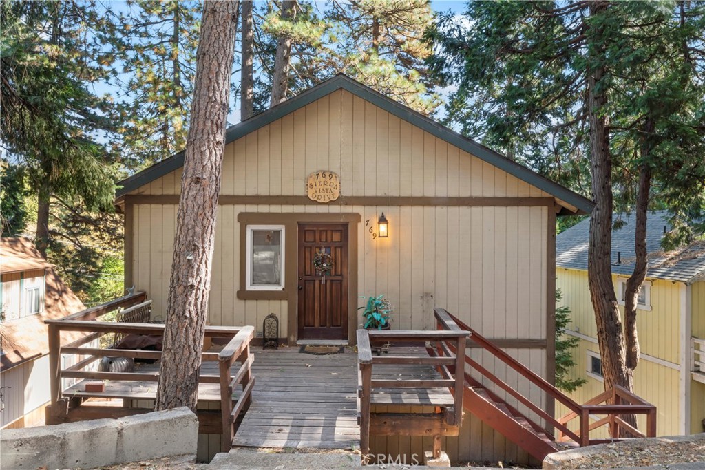 769 Sierra Vista Drive