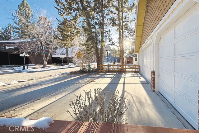 Detail Gallery Image 7 of 61 For 715 E Mountain View Bld, Big Bear City,  CA 92314 - 4 Beds | 3 Baths